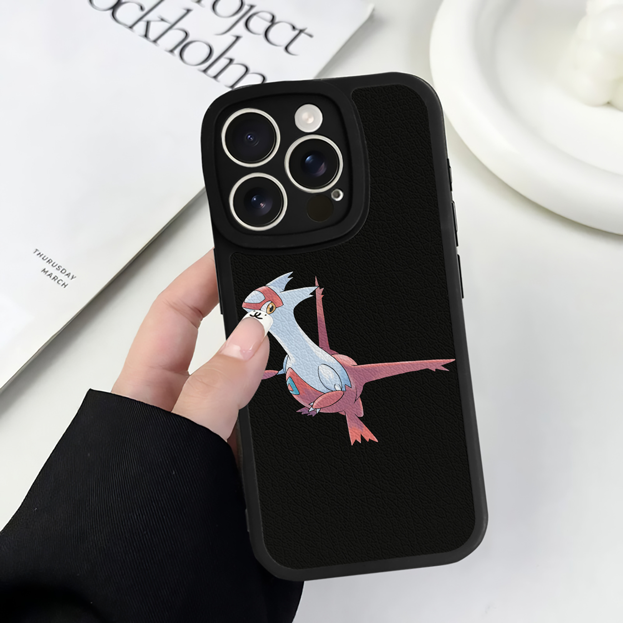 （画像用） ポケットモンスター Pokémon 【iPhone 16シリーズ対応】シリコンスマホケース（レザー調） 材質：シリコン